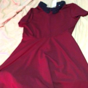 Hot topic size XXL maroon dress with black lace collar NWT